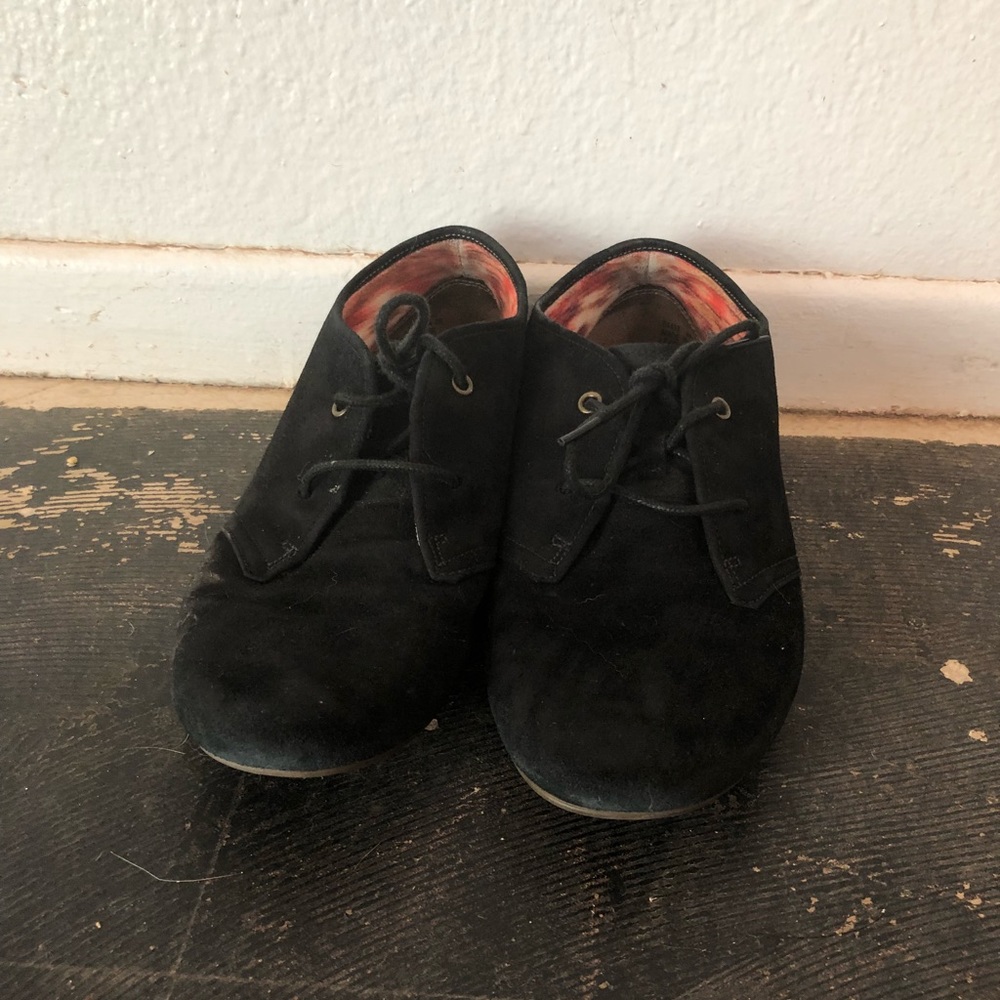 Clarks Indigo faux suede black oxford style shoes